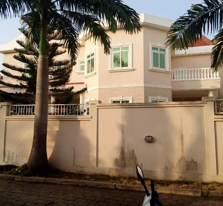 Villa à vendre EREVAN Cotonou - BENIN-IMMO