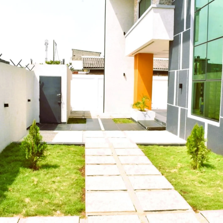 Location villa meublée à Kouhounou Cotonou - BENIN-IMMO