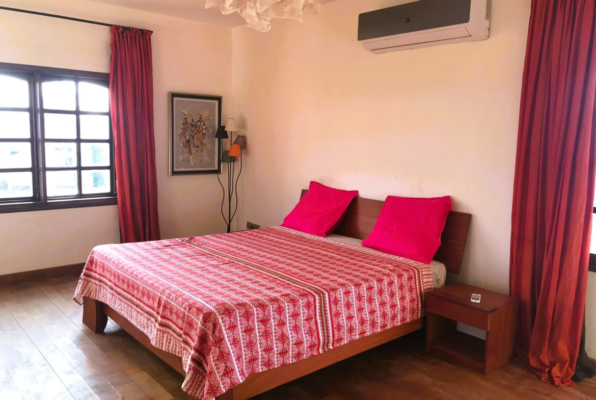 Location villa meublée avec Piscine Cotonou - BENIN-IMMO