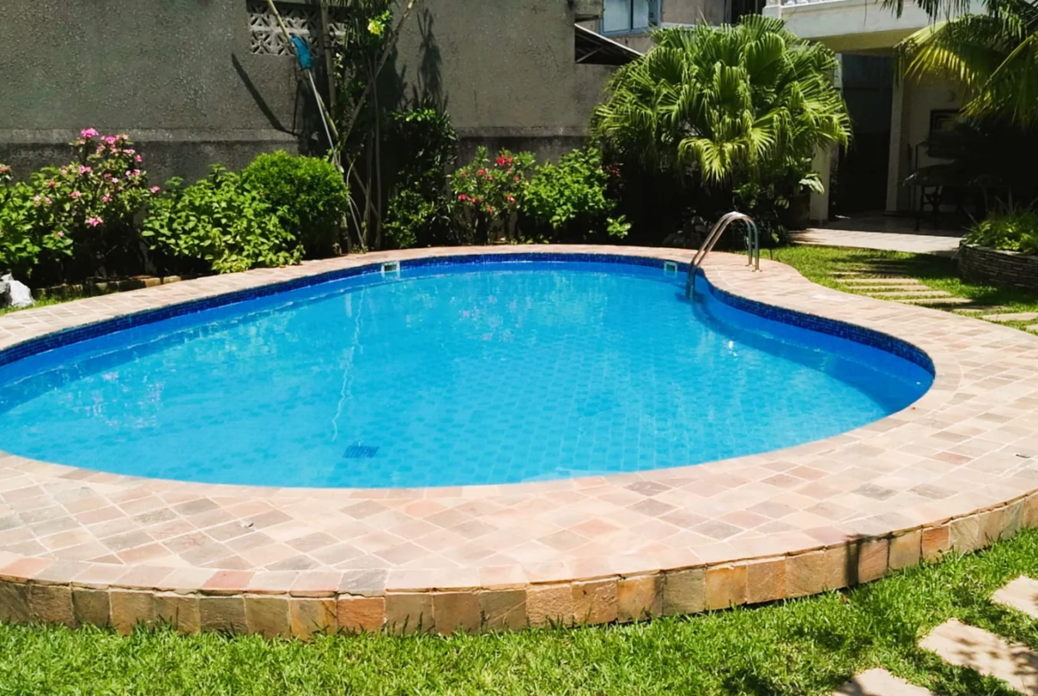 Location villa meublée avec Piscine Cotonou - BENIN-IMMO