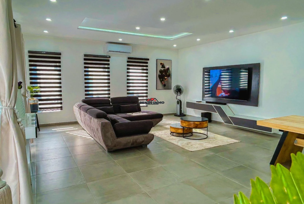 Luxueux Appartement Meublé à Fidjrossè Cotonou - BENIN-IMMO