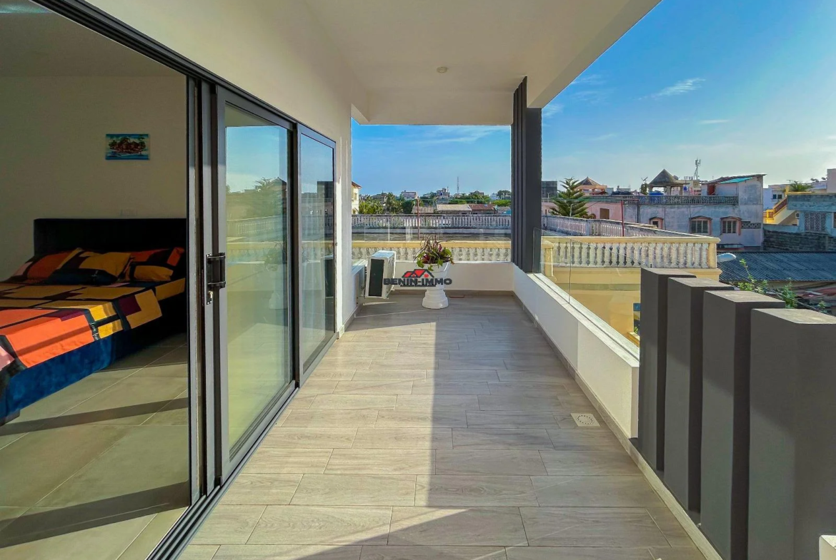 Luxueux Appartement Meublé à Fidjrossè Cotonou - BENIN-IMMO