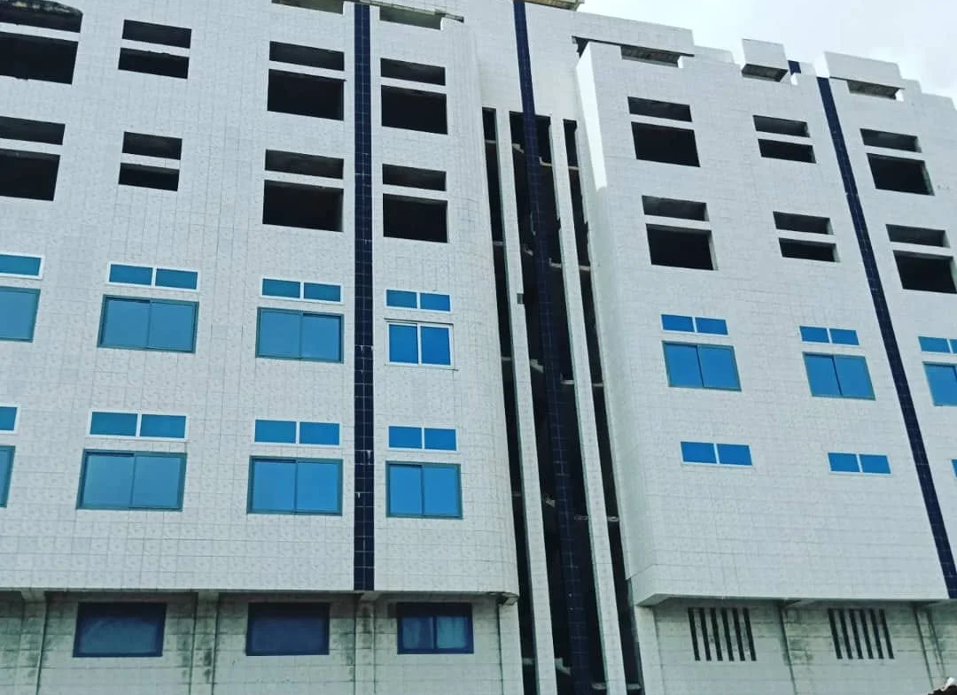 Deux immeubles R+5 à vendre à Cotonou Dantokpa - BENIN-IMMO