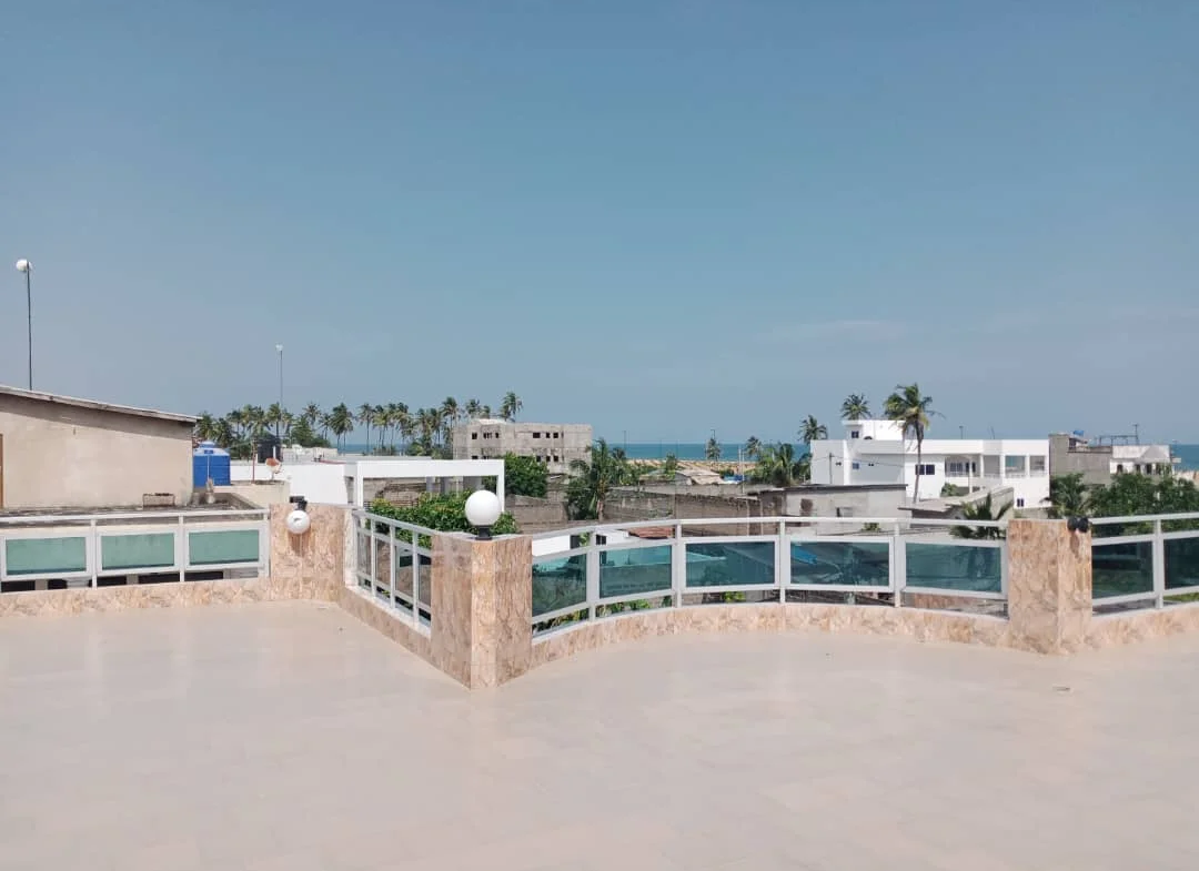 Belle villa en vente à Fidjrossè Plage Cotonou - BENIN-IMMO