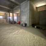Magasin de 251M² à louer à Akpakpa Abattoir - BENIN-IMMO