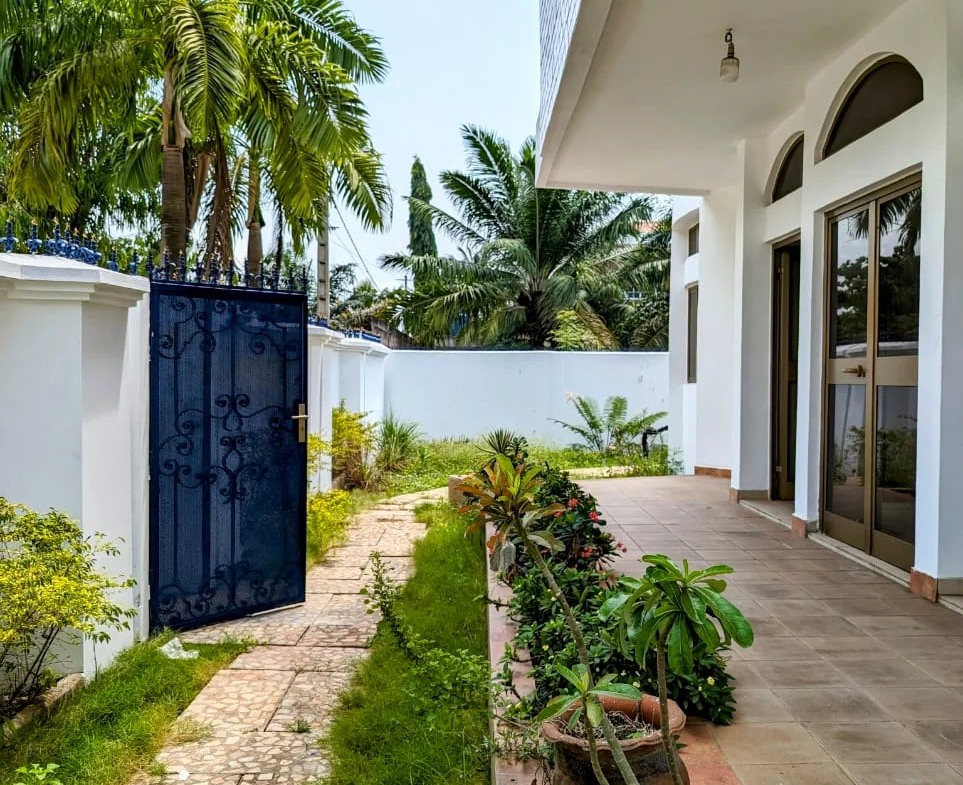 Magnifique villa 5 chambres à louer Zone Ambassades Akpakpa - BENIN-IMMO