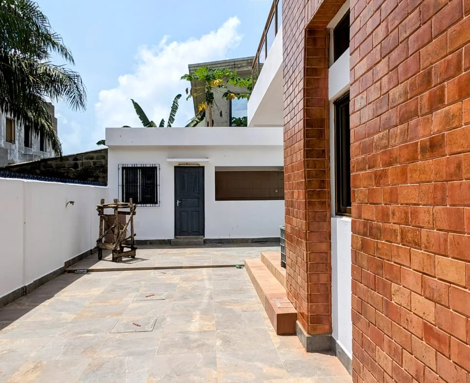 Magnifique villa 5 chambres à louer Zone Ambassades Akpakpa - BENIN-IMMO