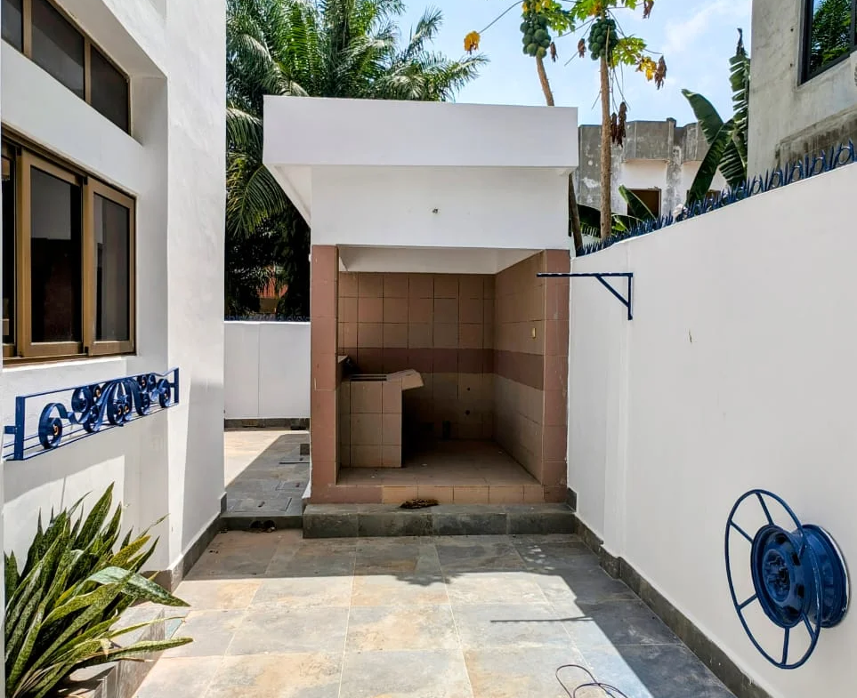 Magnifique villa 5 chambres à louer Zone Ambassades Akpakpa - BENIN-IMMO