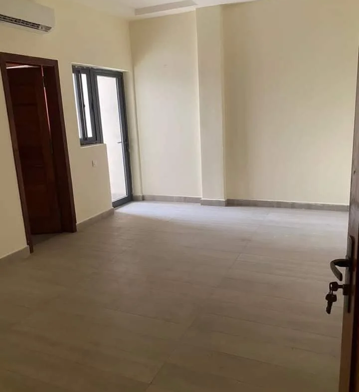 Bureau de 5 pièces à louer à Cotonou Aïdjèdo proche de Jéricho - BENIN-IMMO