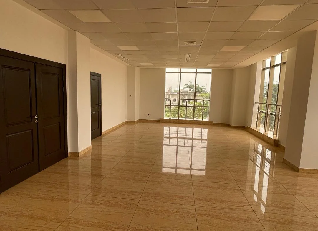 Bureaux Modernes à Louer dans un Immeuble Neuf à Cotonou Ganhi - BENIN-IMMO
