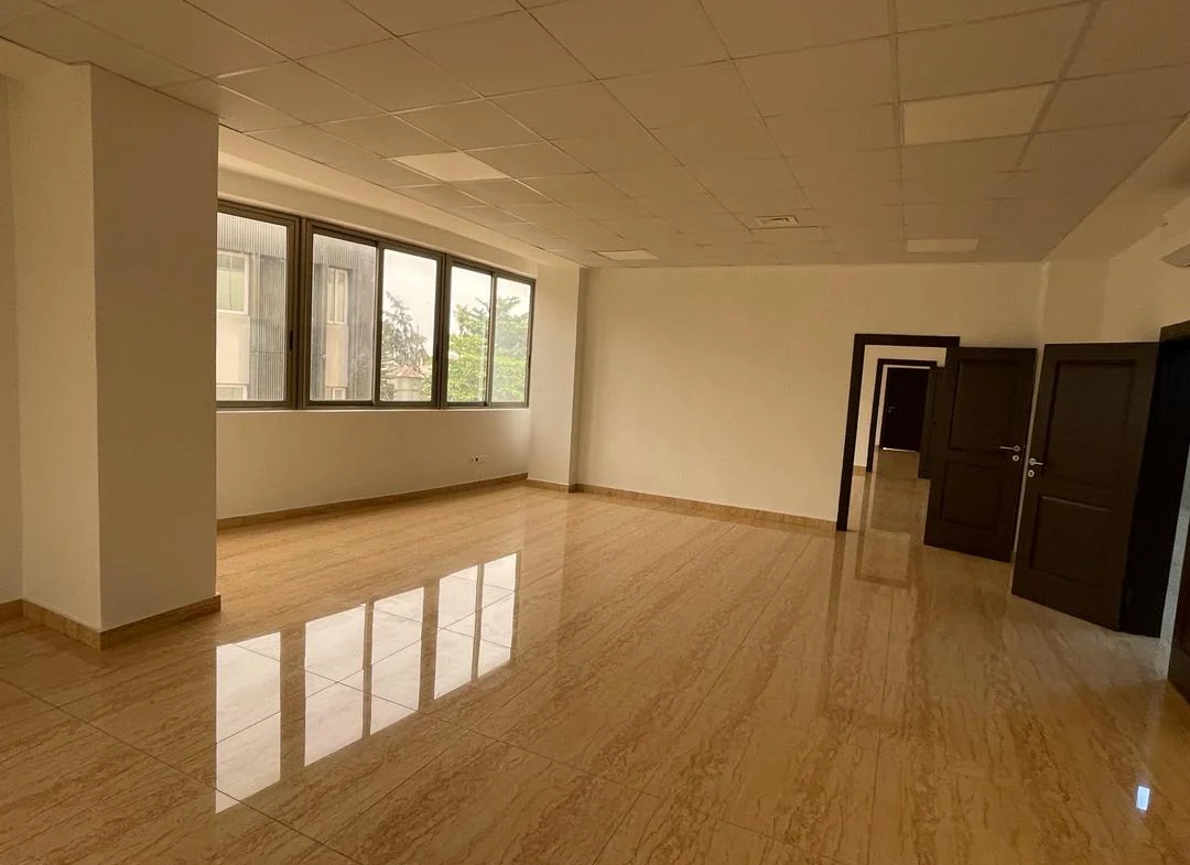 Bureaux Modernes à Louer dans un Immeuble Neuf à Cotonou Ganhi - BENIN-IMMO