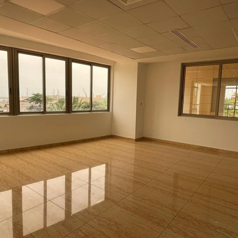 Bureaux Modernes à Louer dans un Immeuble Neuf à Cotonou Ganhi - BENIN-IMMO
