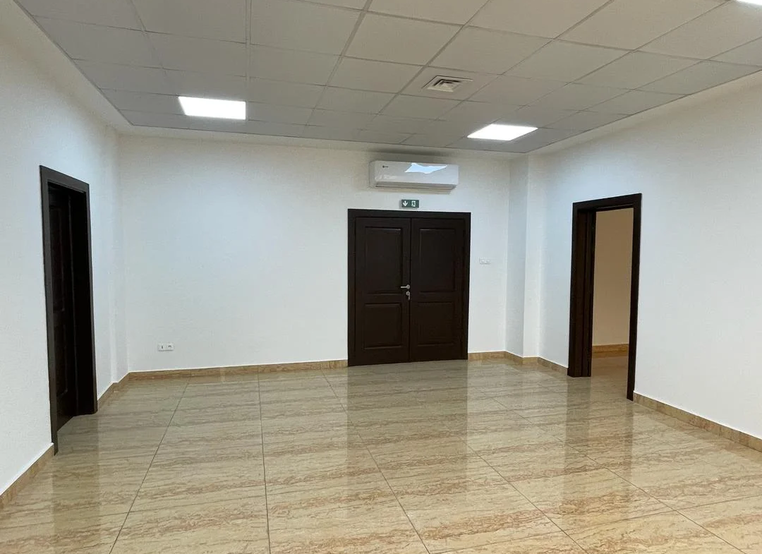 Bureaux Modernes à Louer dans un Immeuble Neuf à Cotonou Ganhi - BENIN-IMMO