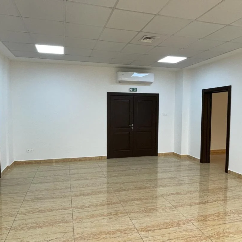 Bureaux Modernes à Louer dans un Immeuble Neuf à Cotonou Ganhi - BENIN-IMMO