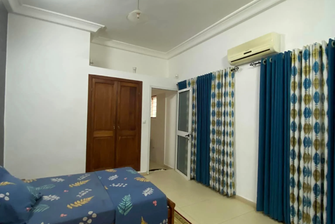 Luxueuse villa meublée de 4 chambres à Calavi Tankpè - BENIN-IMMO