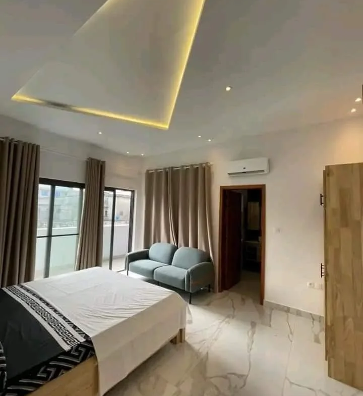Villa Meublée de Luxe à Cotonou : Un Paradis Moderne à Akpakpa - BENIN-IMMO