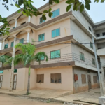 Villa de luxe meublée à vendre à Calavi Zoca - 5 chambres, piscine, jardin - BENIN-IMMO