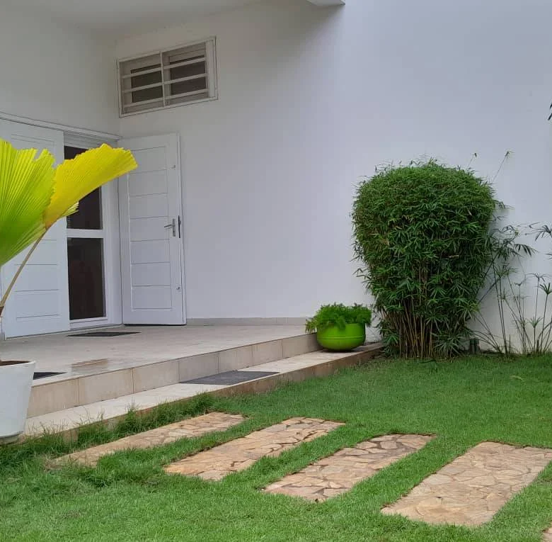 Entrée Personnelle 3 Chambres Meublées Fidjrossè - BENIN-IMMO