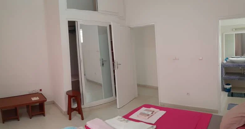 Entrée Personnelle 3 Chambres Meublées Fidjrossè - BENIN-IMMO