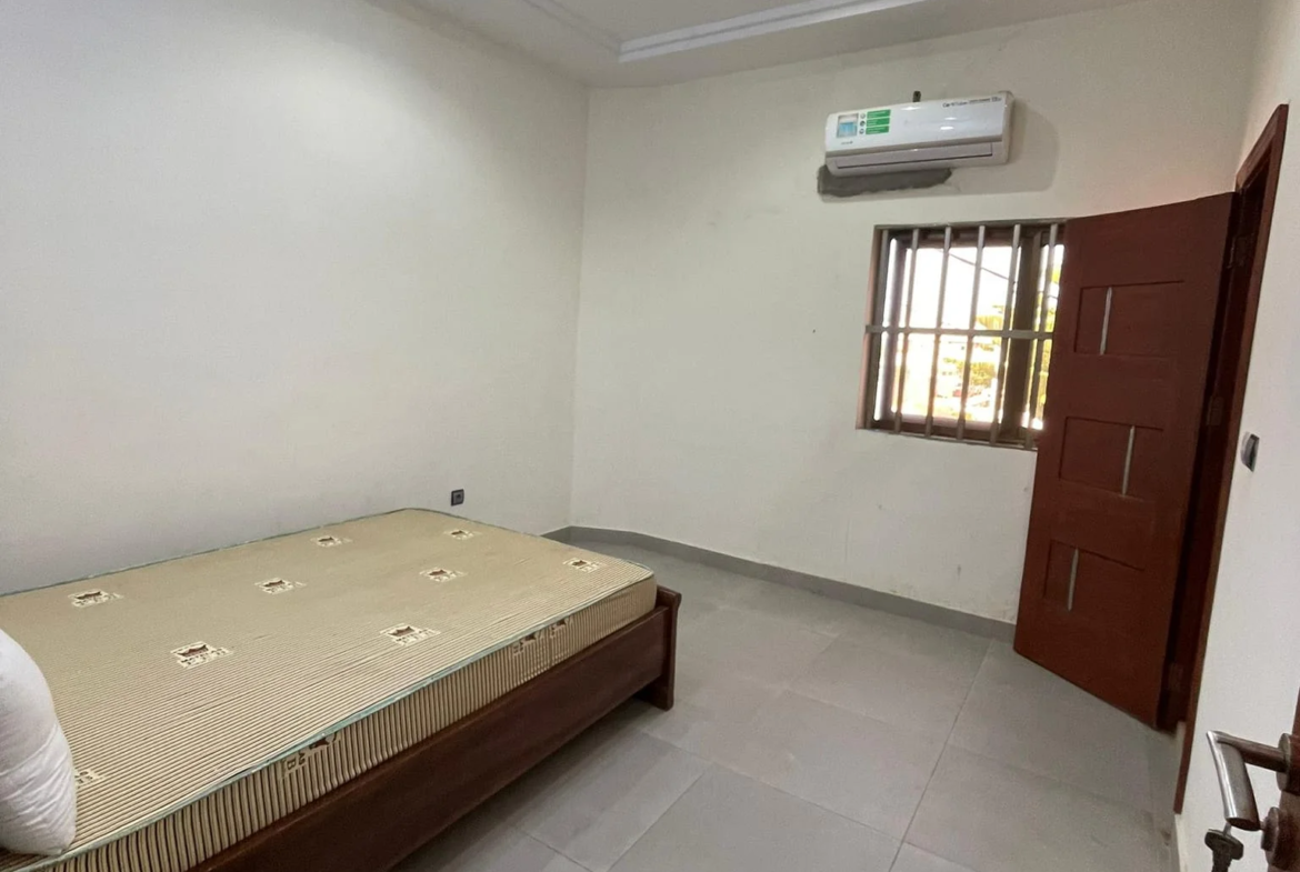 Appartement Meublé de 5 Chambres Fidjrossè Plage - BENIN-IMMO