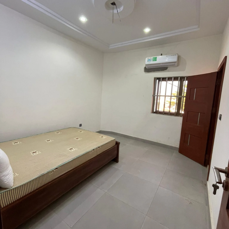 Appartement Meublé de 5 Chambres Fidjrossè Plage - BENIN-IMMO