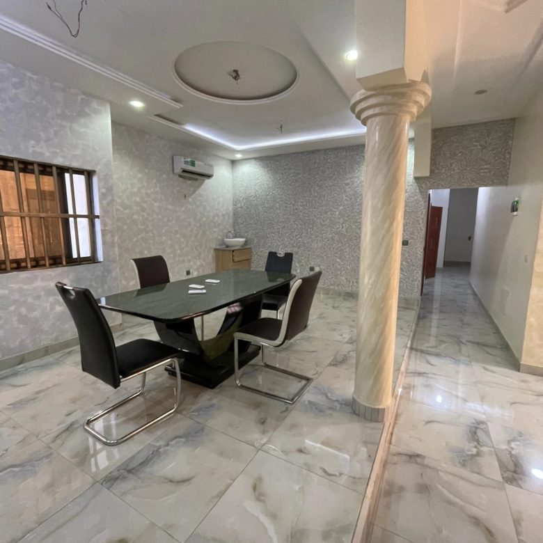 Appartement Meublé de 5 Chambres Fidjrossè Plage - BENIN-IMMO