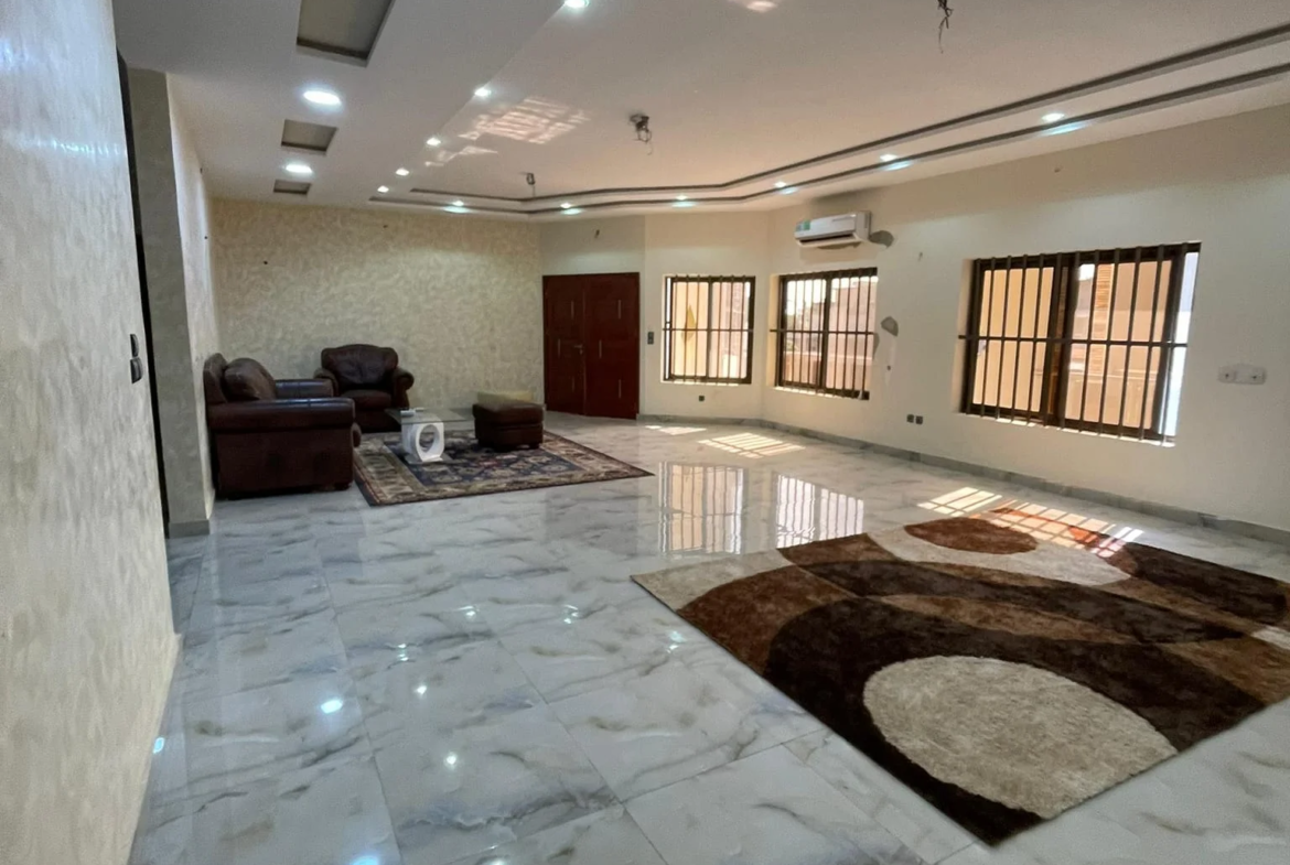 Appartement Meublé de 5 Chambres Fidjrossè Plage - BENIN-IMMO