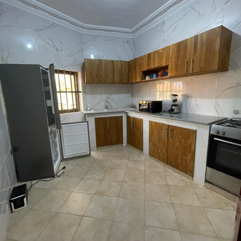 Appartement Meublé de 5 Chambres Fidjrossè Plage - BENIN-IMMO