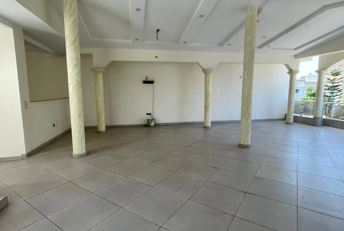 Appartement Meublé de 5 Chambres Fidjrossè Plage - BENIN-IMMO