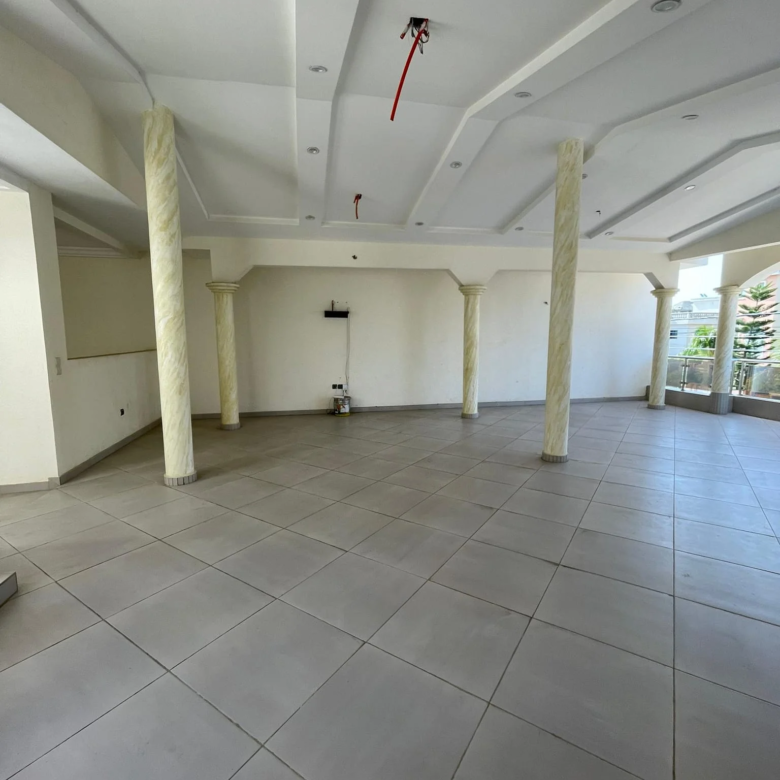 Appartement Meublé de 5 Chambres Fidjrossè Plage - BENIN-IMMO