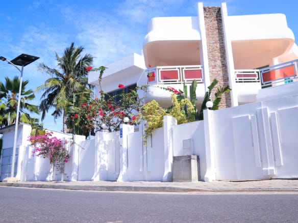Villa 4 chambres à vendre à Haie Vive Cotonou