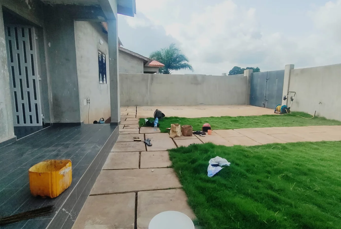 Villa à Vendre à Ouèdo Côté Yayi Boni - Nouvelle Construction - BENIN-IMMO