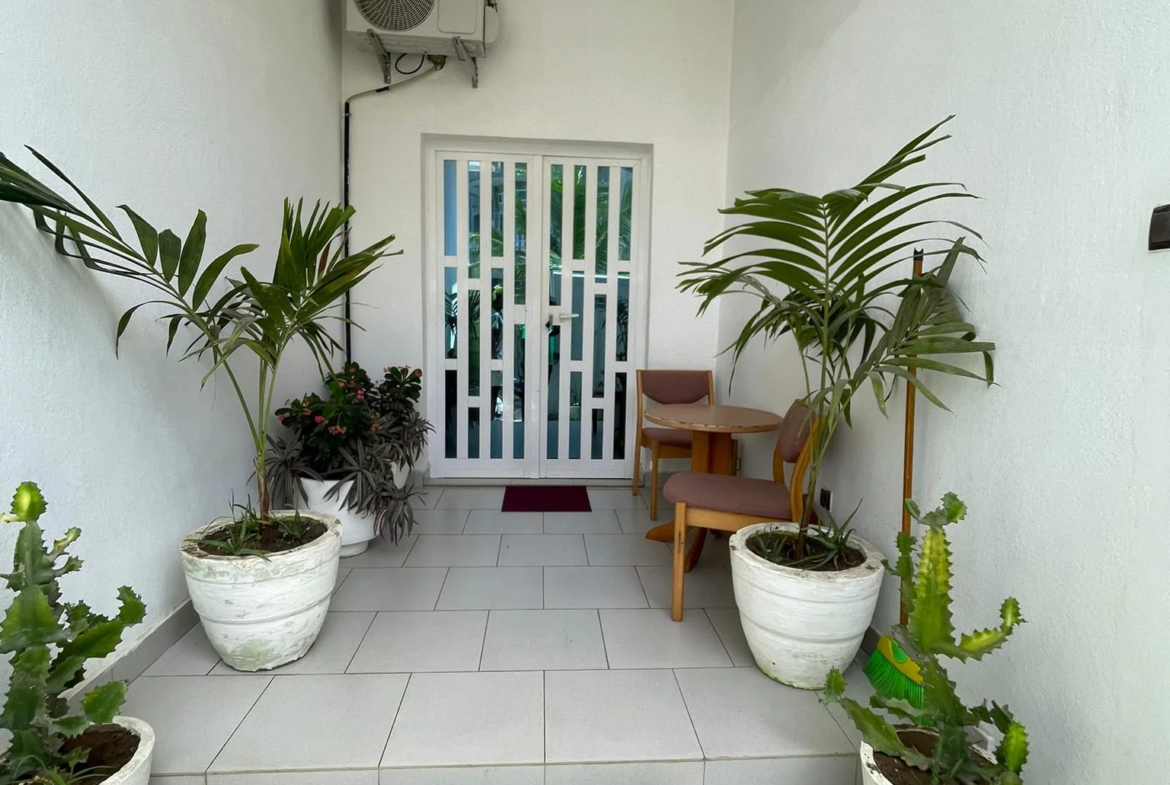 Appartement meublé 3 chambres à Fidjrossè Plage - BENIN-IMMO