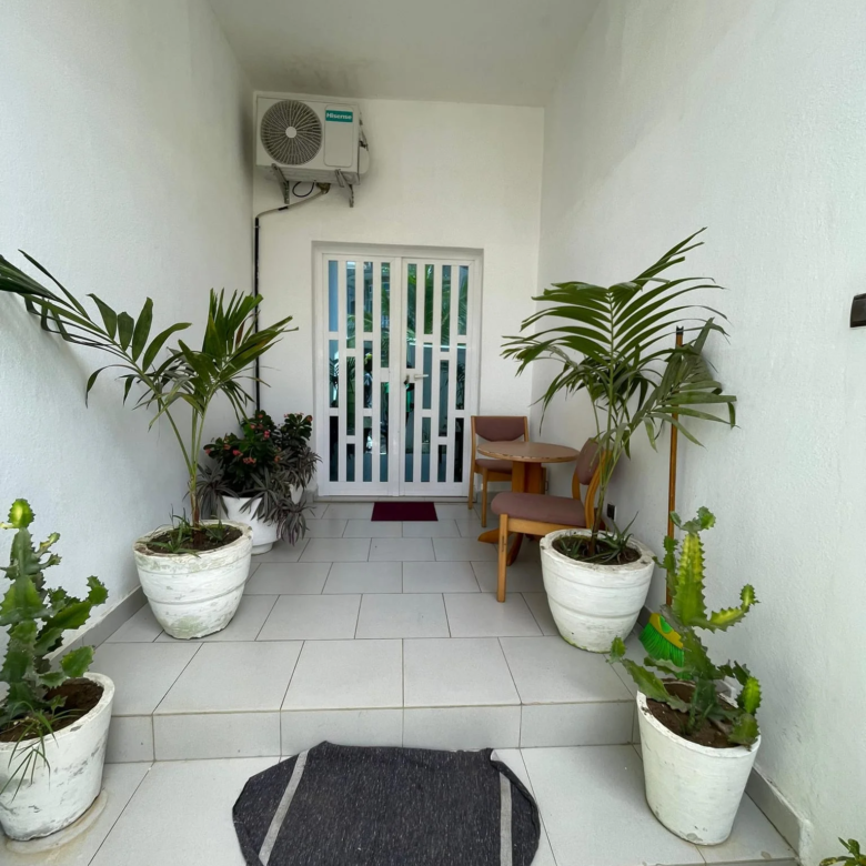Appartement meublé 3 chambres à Fidjrossè Plage - BENIN-IMMO