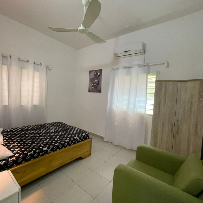 Appartement meublé 3 chambres à Fidjrossè Plage - BENIN-IMMO
