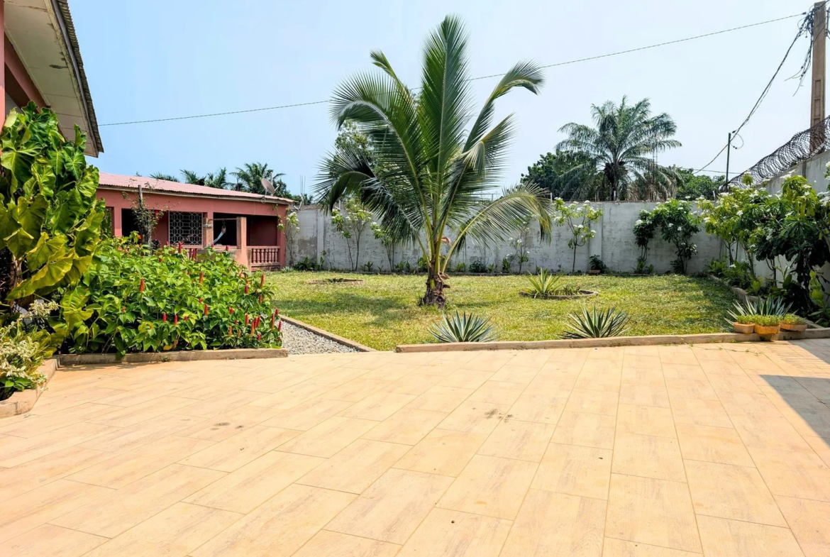 Villa Meublée à Louer à Ouidah - Flexibilité et Confort au Cœur de la Ville Historique - BENIN-IMMO
