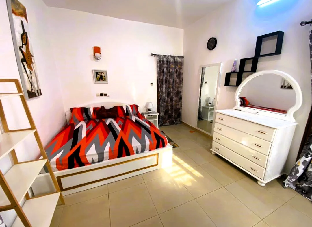 Appartement Meublé 3 Chambres Salon à Louer à Fidjrossè - BENIN-IMMO