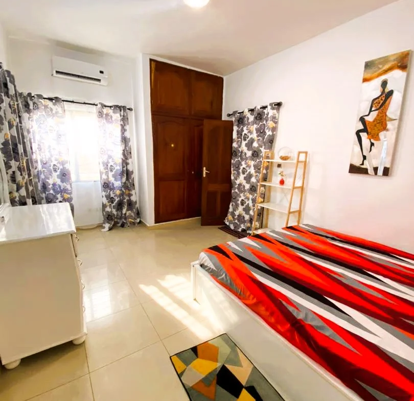 Appartement Meublé 3 Chambres Salon à Louer à Fidjrossè - BENIN-IMMO