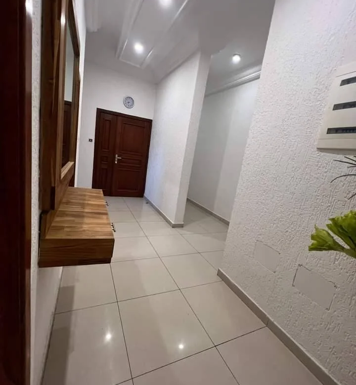 Appartement Meublé de 3 Chambres à Louer – Fidjrossè Togbin Plage - BENIN-IMMO