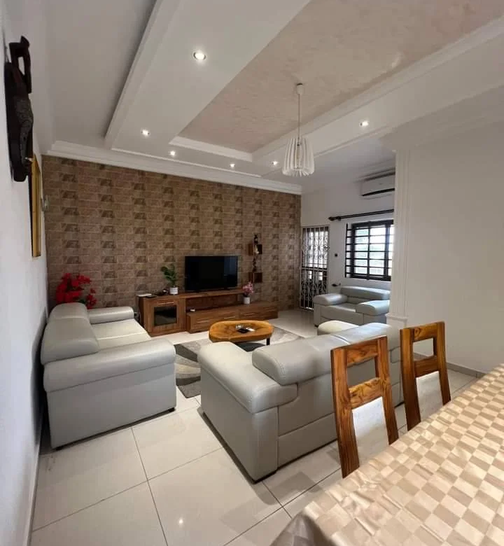 Appartement Meublé de 3 Chambres à Louer – Fidjrossè Togbin Plage - BENIN-IMMO