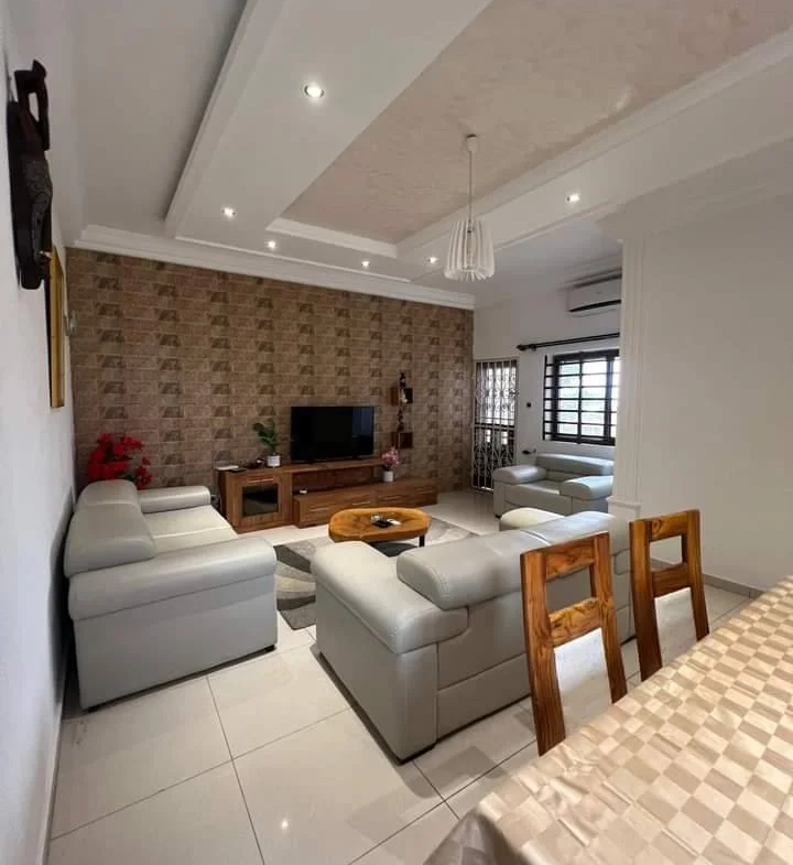 Appartement Meublé de 3 Chambres à Louer – Fidjrossè Togbin Plage - BENIN-IMMO