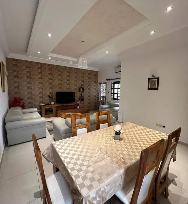 Appartement Meublé de 3 Chambres à Louer – Fidjrossè Togbin Plage - BENIN-IMMO