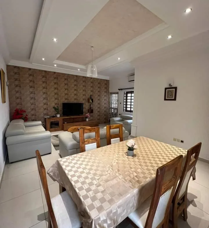 Appartement Meublé de 3 Chambres à Louer – Fidjrossè Togbin Plage - BENIN-IMMO