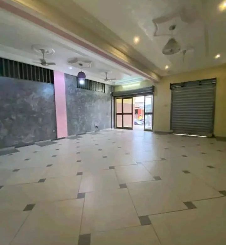 Boutique à Louer – Carrefour Étoile Rouge, Cotonou - BENIN-IMMO