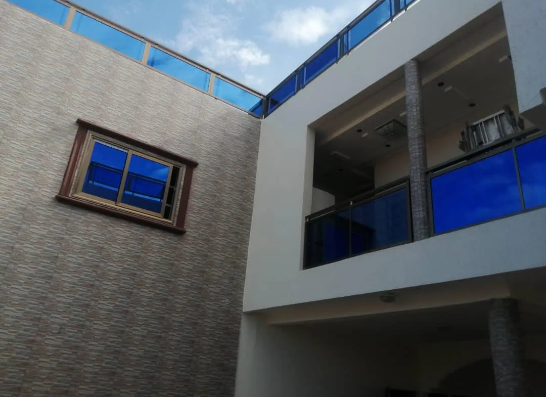 Immeuble Locatif avec Piscine à Vendre à Fidjrossè – Akogbato - BENIN-IMMO