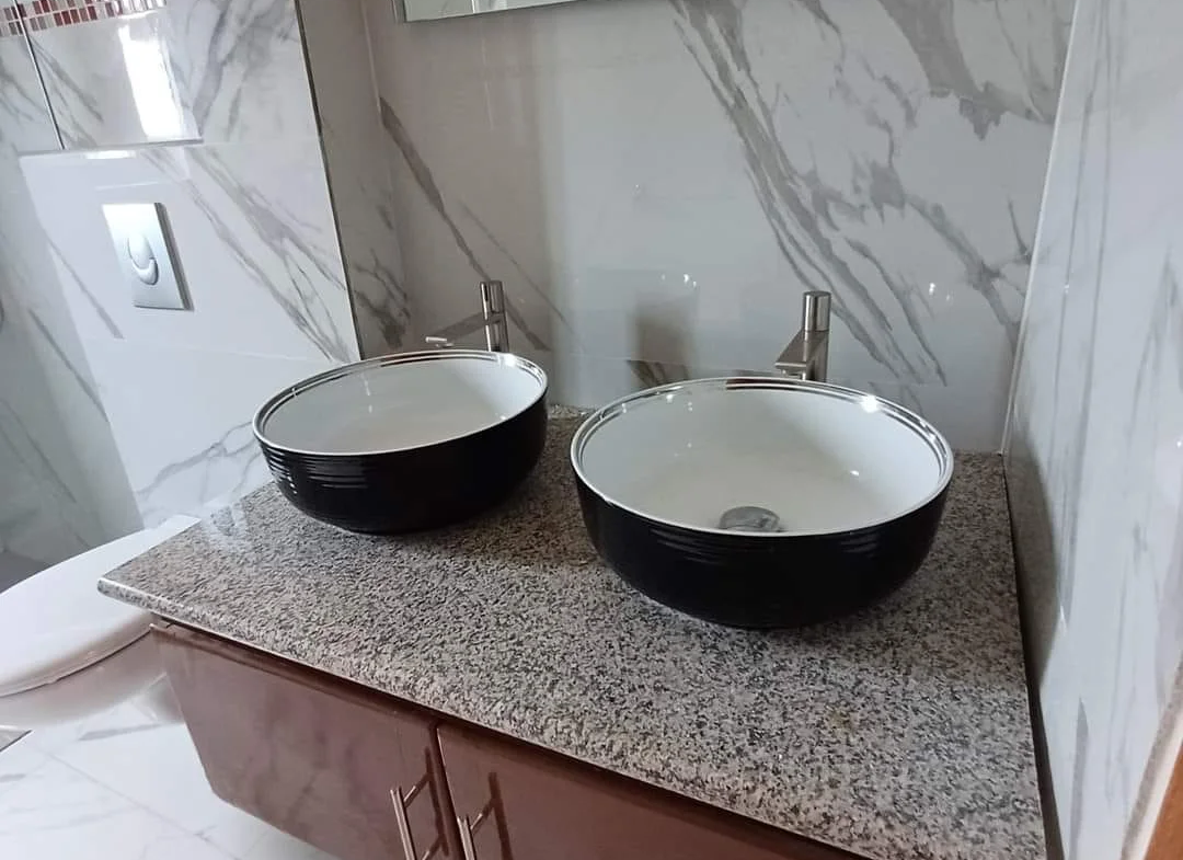 Villa Duplex de 4 Chambres Salon Très Luxueuse avec Piscine - BENIN-IMMO