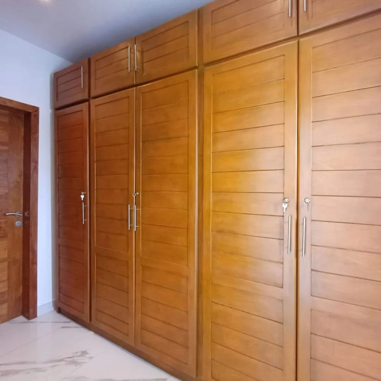 Villa Duplex de 4 Chambres Salon Très Luxueuse avec Piscine - BENIN-IMMO