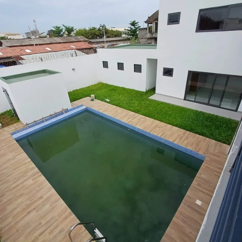 Villa Duplex de 4 Chambres Salon Très Luxueuse avec Piscine - BENIN-IMMO