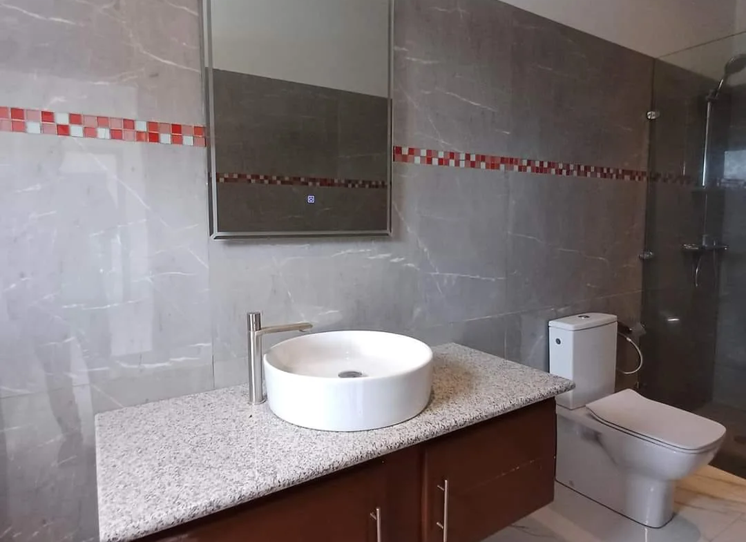 Villa Duplex de 4 Chambres Salon Très Luxueuse avec Piscine - BENIN-IMMO