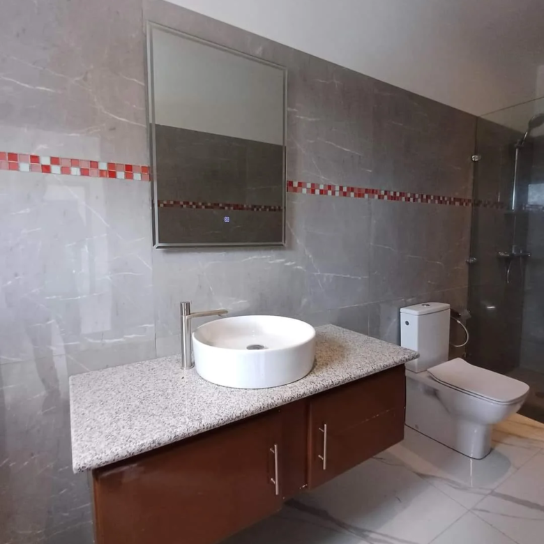 Villa Duplex de 4 Chambres Salon Très Luxueuse avec Piscine - BENIN-IMMO